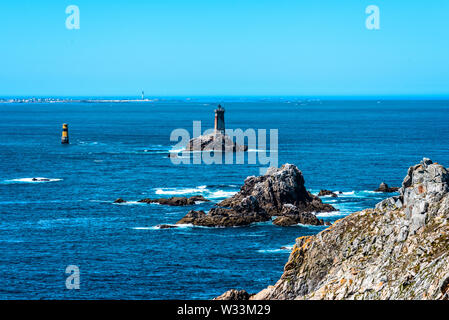 Malerischer Blick auf die Pointe du Raz. Es ist eine Landzunge, die sich in den Atlantik von der westlichen Bretagne in Frankreich. Stockfoto