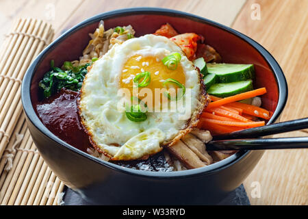 Authentische koreanische Küche vegetarische kalten Bibimbap Stockfoto