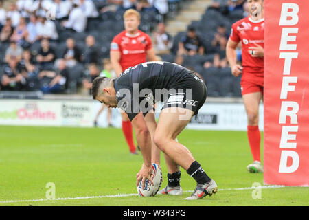 11. Juli 2019, kcom Stadion, Hull, England; Betfred Super League, Runde 22, Hull FC vs London Broncos; Jake Connor (14) von Hull FC geht über für einen Versuch der Credit: Mark Cosgrove/News Bilder Stockfoto