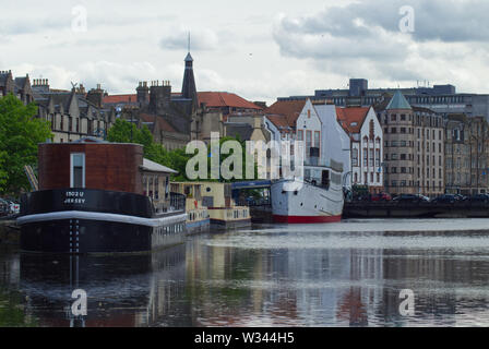 Edinburgh, Schottland/Großbritannien: 26. Mai 2019: Binnenschiffe sind im Bereich von Leith, Edinburgh angedockt, genannt das "Hore". Stockfoto