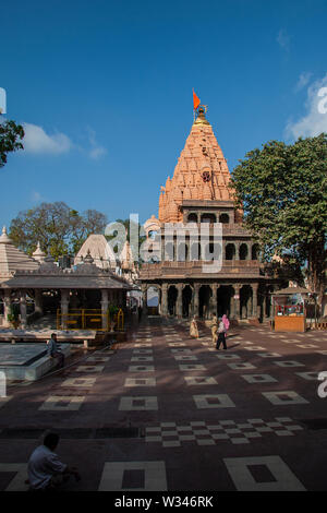 17 Feb 2005 Außenansicht des Mahakaleshwar Tempel, Ujjain, Madhya Pradesh, Indien, Asien Stockfoto