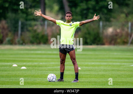 Opalenica, Polen. 12. Juli, 2019. OPALENICA, 12-07-2019, deutscher Fußball, Eredivisie, Saison 2019/2020, trainingcamp, Vitesse player Charly Musonda während der Ausbildung in Polen Quelle: Pro Schüsse/Alamy leben Nachrichten Stockfoto