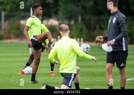 Opalenica, Polen. 12. Juli, 2019. OPALENICA, 12-07-2019, deutscher Fußball, Eredivisie, Saison 2019/2020, trainingcamp, Vitesse player Charly Musonda während der Ausbildung in Polen Quelle: Pro Schüsse/Alamy leben Nachrichten Stockfoto