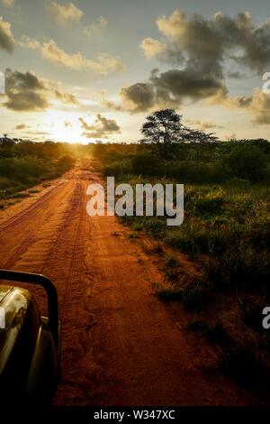 Afrikanische Straße, Erkundung und Reisekonzept, Road trip Stockfoto