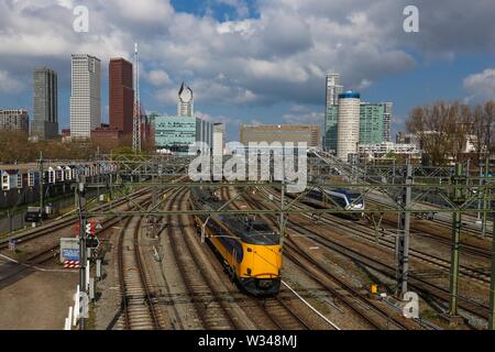 Gleisanlagen am Hauptbahnhof, Den Haag, Niederlande Stockfoto