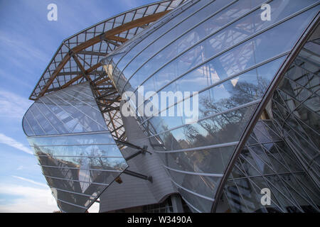 Paris, Frankreich - 2. Januar 2015: Die Louis Vuitton Foundation, die modernen Gebäude in Paris. Stockfoto