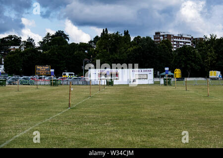 London, Großbritannien. 12. Juli, 2019. Allgemeine Ansicht der leere Warteschlange an Tag 11 in Wimbledon Tennis Championships 2019 auf der All England Lawn Tennis und Croquet Club in London. Credit: Frank Molter/Alamy leben Nachrichten Stockfoto