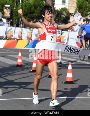 Neapel, Italien. 12. Juli, 2019. Ikeda Koki von Japan konkurriert während des Finales der Herren 10 km entfernt an der 30 Sommer-universiade in Neapel, Italien, 12. Juli 2019. Quelle: Kong Hui/Xinhua/Alamy leben Nachrichten Stockfoto