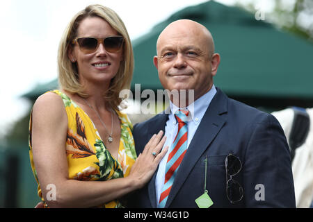 London, Großbritannien. 12. Juli, 2019. 12. Juli 2019, den All England Lawn Tennis und Croquet Club, Wimbledon, England, Wimbledon Tennis Turnier, Tag 11; Ross Kemp mit Renee O'Brien Credit: Aktion Plus Sport Bilder/Alamy leben Nachrichten Stockfoto