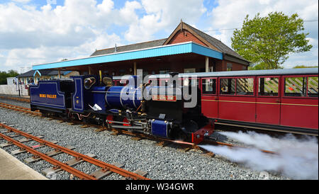 Blickling Hall Schmalspur Dampfeisenbahn auf Wroxham Station auf der Bure Valley Railway Norfolk. Stockfoto