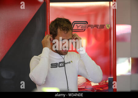 Silverstone, Großbritannien. 11. Juli, 2019. Silverstone, England Sport Formel 1 Grand Prix von England 2019 In der Pic: Lewis Hamilton, Sebastian Vettel (GER) Scuderia Ferrari SF 90 Credit: LaPresse/Alamy leben Nachrichten Stockfoto