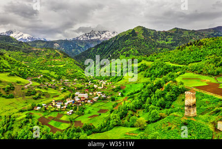 Nakipari Dorf im Oberen Swanetien, Georgien Stockfoto