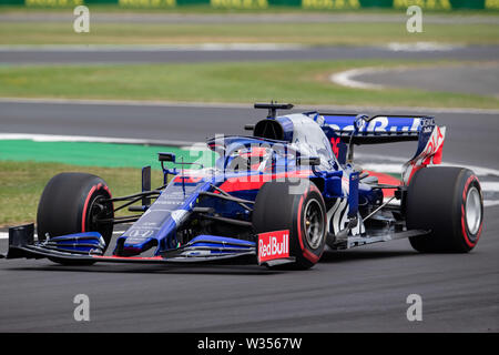 TOWCESTER, VEREINIGTES KÖNIGREICH. 12 Jul, 2019. Daniil Kvyat Toro Rosso in der Praxis Sitzung 2 Während der Formel 1 Rolex Grand Prix von Großbritannien 2019 in Silverstone am Freitag, Juli 12, 2019 in TOWCESTER, ENGLAND. Credit: Taka G Wu/Alamy leben Nachrichten Stockfoto