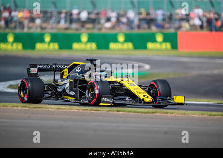 TOWCESTER, VEREINIGTES KÖNIGREICH. 12 Jul, 2019. Daniel Ricciardo von Renault in der Praxis 1 während des Formel 1 Rolex Grand Prix von Großbritannien 2019 in Silverstone am Freitag, Juli 12, 2019 in TOWCESTER, ENGLAND. Credit: Taka G Wu/Alamy leben Nachrichten Stockfoto