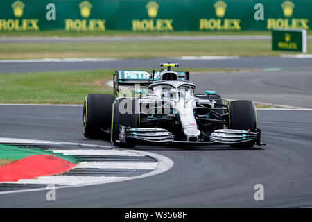 TOWCESTER, VEREINIGTES KÖNIGREICH. 12 Jul, 2019. Valtteri Bottas von Mercedes in der Praxis Sitzung 2 Während der Formel 1 Rolex Grand Prix von Großbritannien 2019 in Silverstone am Freitag, Juli 12, 2019 in TOWCESTER, ENGLAND. Credit: Taka G Wu/Alamy leben Nachrichten Stockfoto
