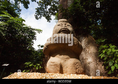 Großmutter felsenschnitzen Skulptur Olmec, La Venta Park. Villahermosa, Tabasco, Mexiko. Stockfoto