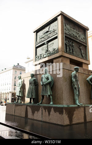 Der Sailor Denkmal Brunnen am Platz Torgallmenningen im Zentrum von Bergen, Norwegen. Stockfoto