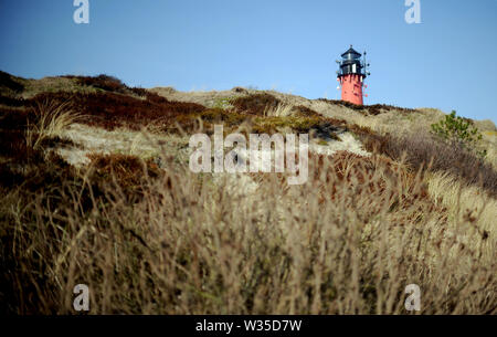 18. Februar 2019, Schleswig-Holstein, Sylt: Der Leuchtturm Hörnum im Süden der Insel Sylt. Sylt ist die größte Nordfriesische Insel Deutschlands. Foto: Britta Pedersen/dpa-Zentralbild/ZB Stockfoto