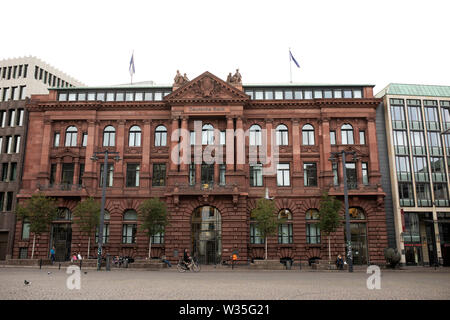 Die historische Deutsche Bank Gebäude auf dem domshof Square im Zentrum von Bremen, Deutschland. Stockfoto