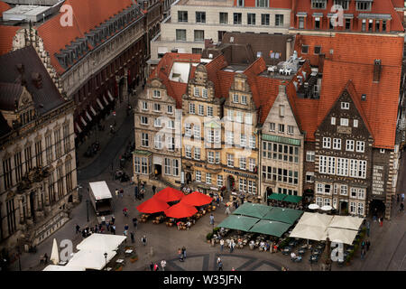 Blick auf den Marktplatz in der Altstadt von Bremen. Stockfoto