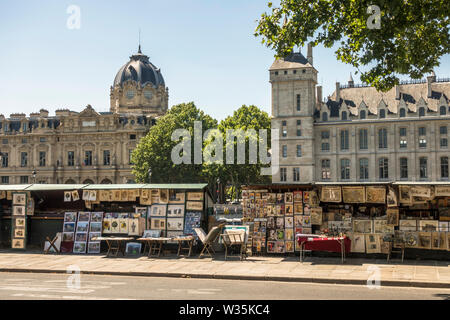 Die Bouquinistes von Paris, Frankreich, Buchhändler Stände neben Ti seine Fluss, Frankreich. Stockfoto