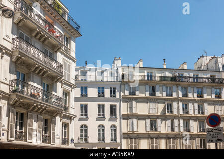 Stil Pariser Gebäude im Haussmann-Stil blockieren. Paris, Frankreich. Stockfoto