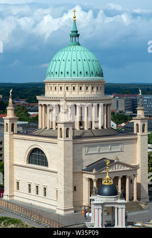 Potsdam, Deutschland. 12. Juli, 2019. Blick auf die Kirche St. Nikolai in Potsdam. Credit: Monika Skolimowska/dpa-Zentralbild/ZB/dpa/Alamy leben Nachrichten Stockfoto