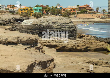 Außerhalb detaillierte Ansicht von schlupfloch der alten militärischen Bunker an der Südküste von El Medano. Teneriffa, Kanarische Inseln, Spanien. Stockfoto