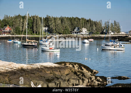 Blick auf fünf Inseln Hafen mit angelegten Boote in Georgetown, Maine. Stockfoto