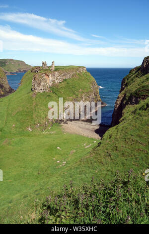 Dunseverick Burgruine Causeway Coastal Weg des Riesen, County Antrim, Nordirland, Großbritannien Stockfoto