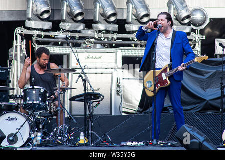 Mailand Italien. 12. Juli 2019. Die amerikanische Band MINI VILLEN führt live auf der Bühne im Stadio San Siro Eröffnung der Show von Muse. Stockfoto