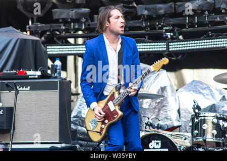 Mailand Italien. 12. Juli 2019. Die amerikanische Band MINI VILLEN führt live auf der Bühne im Stadio San Siro Eröffnung der Show von Muse. Stockfoto