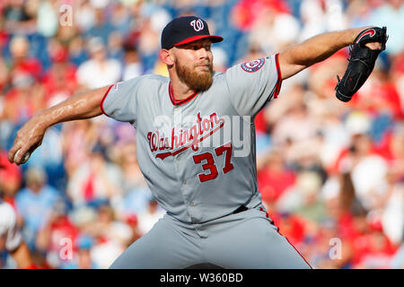 Philadelphia, Pennsylvania, USA. 12. Juli, 2019. Washington Angehörigen des Kruges Stephen Strasburg (37) wirft einen Pitch während der MLB Spiel zwischen den Washington Nationals und Philadelphia Phillies am Citizens Bank Park in Philadelphia, Pennsylvania. Christopher Szagola/CSM/Alamy leben Nachrichten Stockfoto