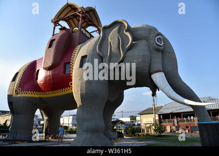 MARGATE, New Jersey/USA - Juni 27, 2019: Lucy der Elefant ist ein New-jersey touristische Attraktion und Sehenswürdigkeit auf der National Historic registrieren Stockfoto