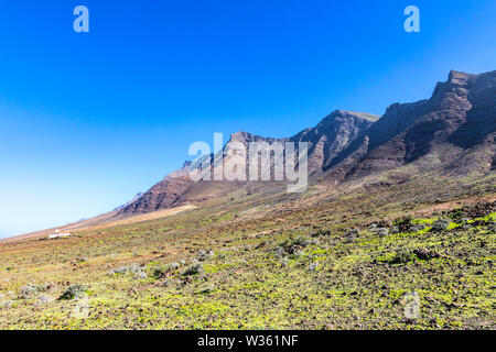 Halbinsel Jandia, Fuerteventura, Kanarische Inseln, Spanien. Villa Winter auf dem Hintergrund. Fuerteventura ist die älteste Insel der Kanaren Stockfoto