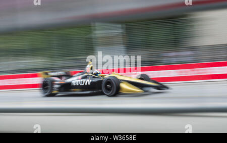 Toronto, Kanada. 12. Juli, 2019. Pfeil Schmidt Peterson Motorsports' Treiber Marcus Ericsson aus Schweden Rennen während der Praxis Tagung der 2019 Honda Indy Toronto der NTT IndyCar Series auf dem Platz in Toronto, Kanada, 12. Juli 2019. Mit 22 Fahrer aus der ganzen Welt, die dreitägige Veranstaltung begann hier am Freitag. Credit: Zou Zheng/Xinhua/Alamy leben Nachrichten Stockfoto