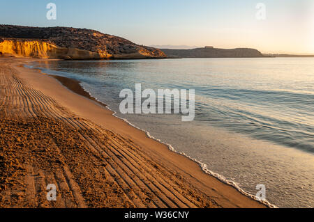 Aguilas, geschützten Marine Park der vier Buchten, auf das Mittelmeer von Murcia, ein Reiseziel in Spanien: Cala Cerrada. Playa La Carolina. Stockfoto