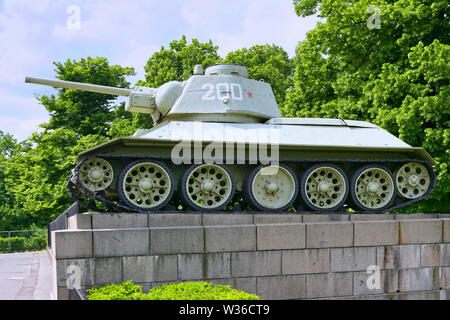 Russische Panzer t-34, Sparrow, sowjetischen Ehrenmal im Tiergarten Bezirk, Berlin, Deutschland, Europa Stockfoto
