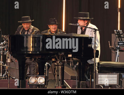London, Großbritannien. 12. Juli, 2019. Bob Dylan führt auf der Bühne im Londoner Hyde Park. Credit: SOPA Images Limited/Alamy leben Nachrichten Stockfoto