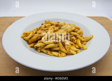 Gekochte Fusilli al Ferretto, traditionelle italienische Pasta Stockfoto