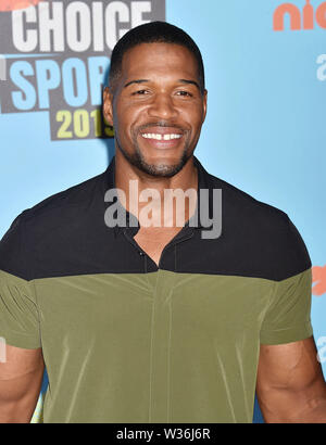 SANTA MONICA, CA - 11. Juli: Michael Strahan besucht Nickelodeon Kids' Choice Sport 2019 bei Barker Hangar am 11. Juli 2019 in Santa Monica, Kalifornien. Stockfoto