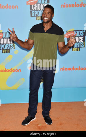 SANTA MONICA, CA - 11. Juli: Michael Strahan besucht Nickelodeon Kids' Choice Sport 2019 bei Barker Hangar am 11. Juli 2019 in Santa Monica, Kalifornien. Stockfoto