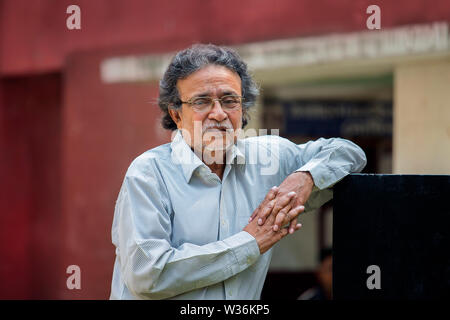 Bangladesch - Oktober 18, 2016: Delwar Jahan Jhantu stehend auf einem Befreiungskrieg Denkmal an BFDC, Dhaka. Stockfoto