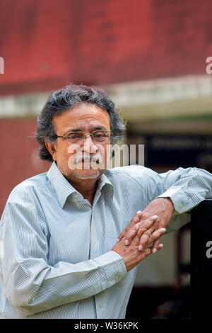 Bangladesch - Oktober 18, 2016: Delwar Jahan Jhantu stehend auf einem Befreiungskrieg Denkmal an BFDC, Dhaka. Stockfoto