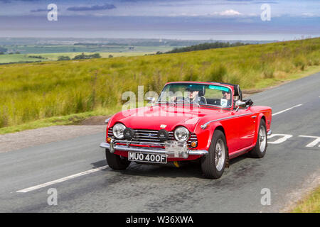 Lancashire Automobil Club von Küste zu Küste 2019; ab dem Midland Hotel in Morecambe und Dunsley Hall im Sandsend in der Nähe von Whitby dieser Oldtimer von Küste zu Küste Rallye Route überquert die Höhen der fantastischen Landschaft in den Trog von Bowland mit Blick über Morecambe Bay. Die Veranstaltung ist offen für klassische und geschätzten Erbe Autos aller Altersgruppen nehmen die Herausforderung an und eine Strecke mit rund 170 Meilen von den Strassen und Autobahnen des ländlichen England. Stockfoto