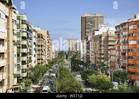 Avenida General Marva in Alicante. Spanien Stockfoto
