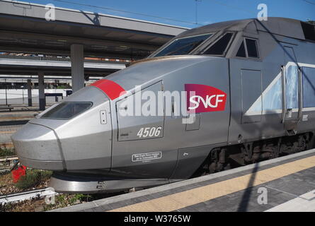 Mailand, Italien: 12. Juli 2019: Paris-mailand Hochgeschwindigkeitszug SNCF TGV Lyria im Bahnhof Porta Garibaldi, Mailand, Stockfoto