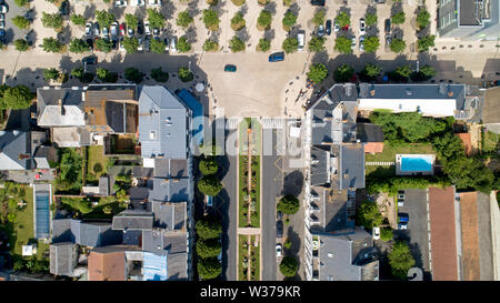 Über eine Kreuzung in La Roche sur Yon Stadt, Frankreich Stockfoto