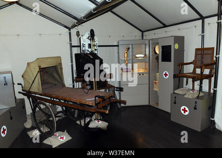 Remscheid, Deutschland. 10. Juli 2019. X-ray Laboratorien zu Beginn des 20. Jahrhunderts, die 'Deutsches Röntgen-Museum", wo die Besucher einen technischen und historischen Überblick über die Arbeit der Physiker Wilhelm Conrad Röntgen, der Entdecker der X-Strahlen, die er X-Strahlen nennt. Credit: Horst Ossinger //dpa/Alamy leben Nachrichten Stockfoto