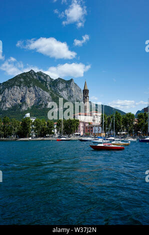 Lecco liegt am Ende der süd-östlichen Zweig der Comer See (der Zweig namens See von Lecco/Lago di Lecco). Lombardei, Italien Stockfoto